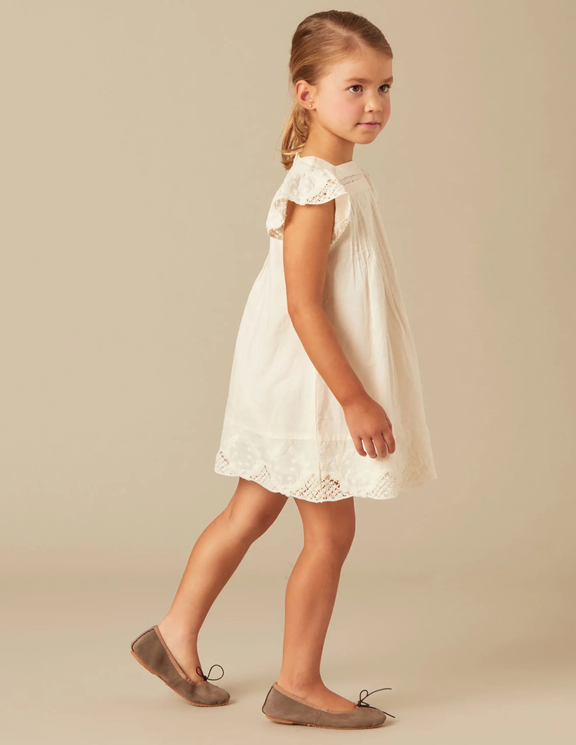 Nicoli Dresses<BEIGE PIN-TUCK DRESS Crudos