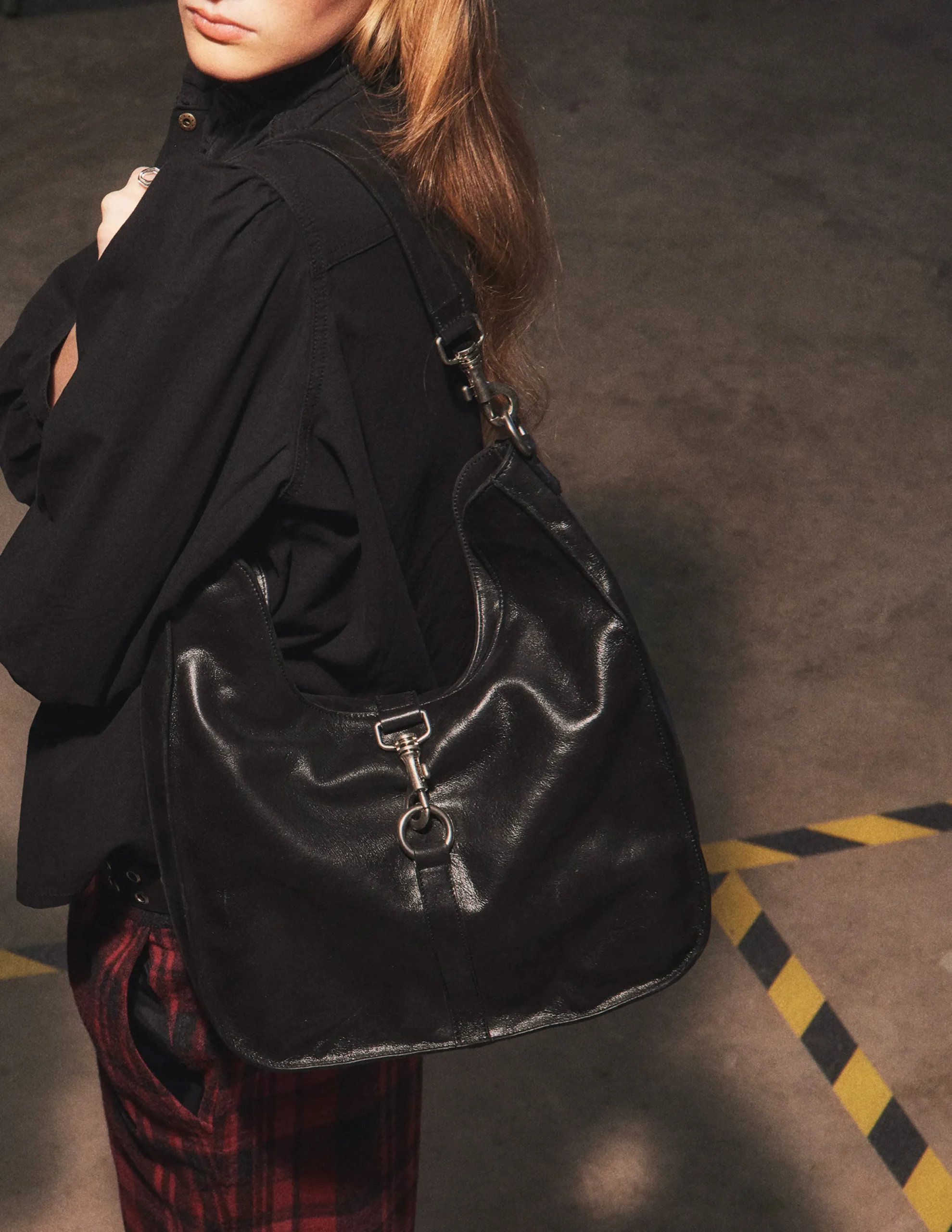 Nicoli Bags<BLACK BUCKLE SHOPPING BAG Granate