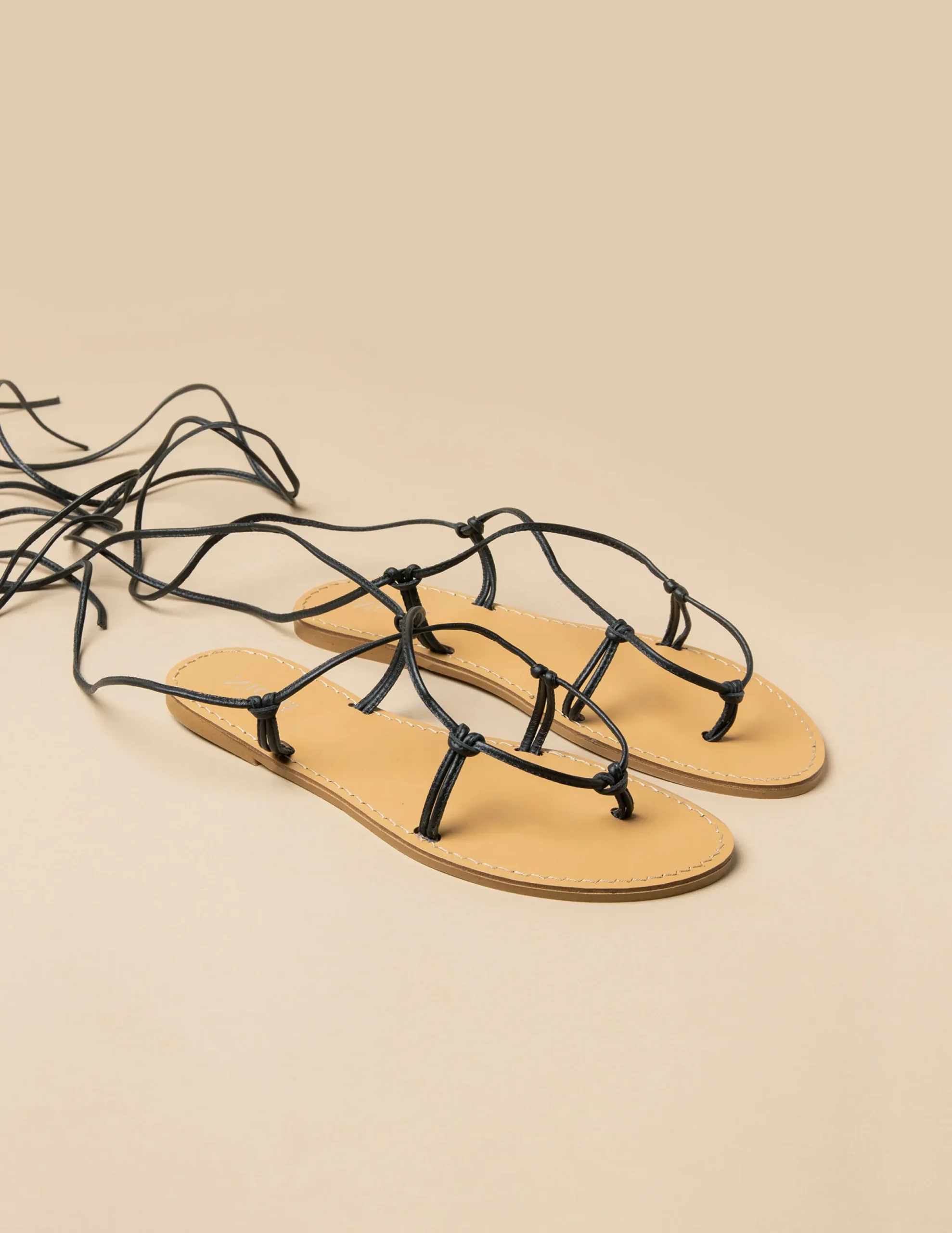 Nicoli Shoes<BLACK SANDALS Dorados