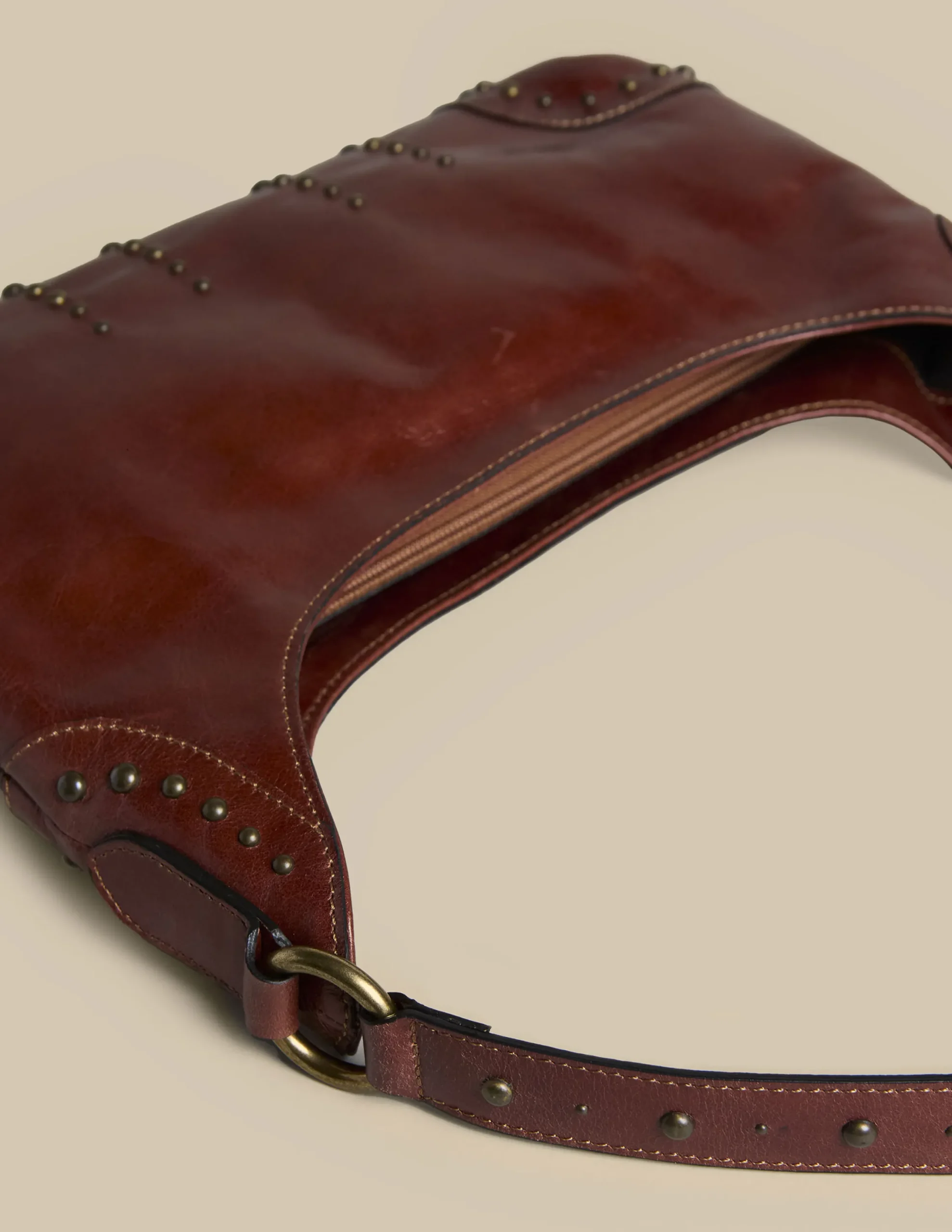 Nicoli Bags<BROWN STUDDED ROCK BAG Marrones
