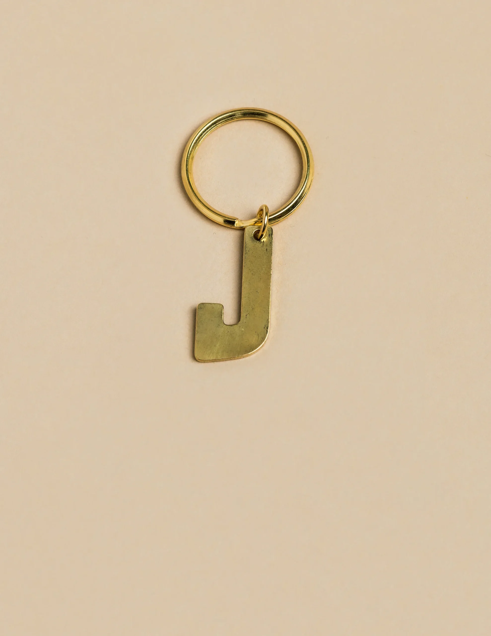 Nicoli Keychain|Keychain<GOLD "J" KEYCHAIN Dorados