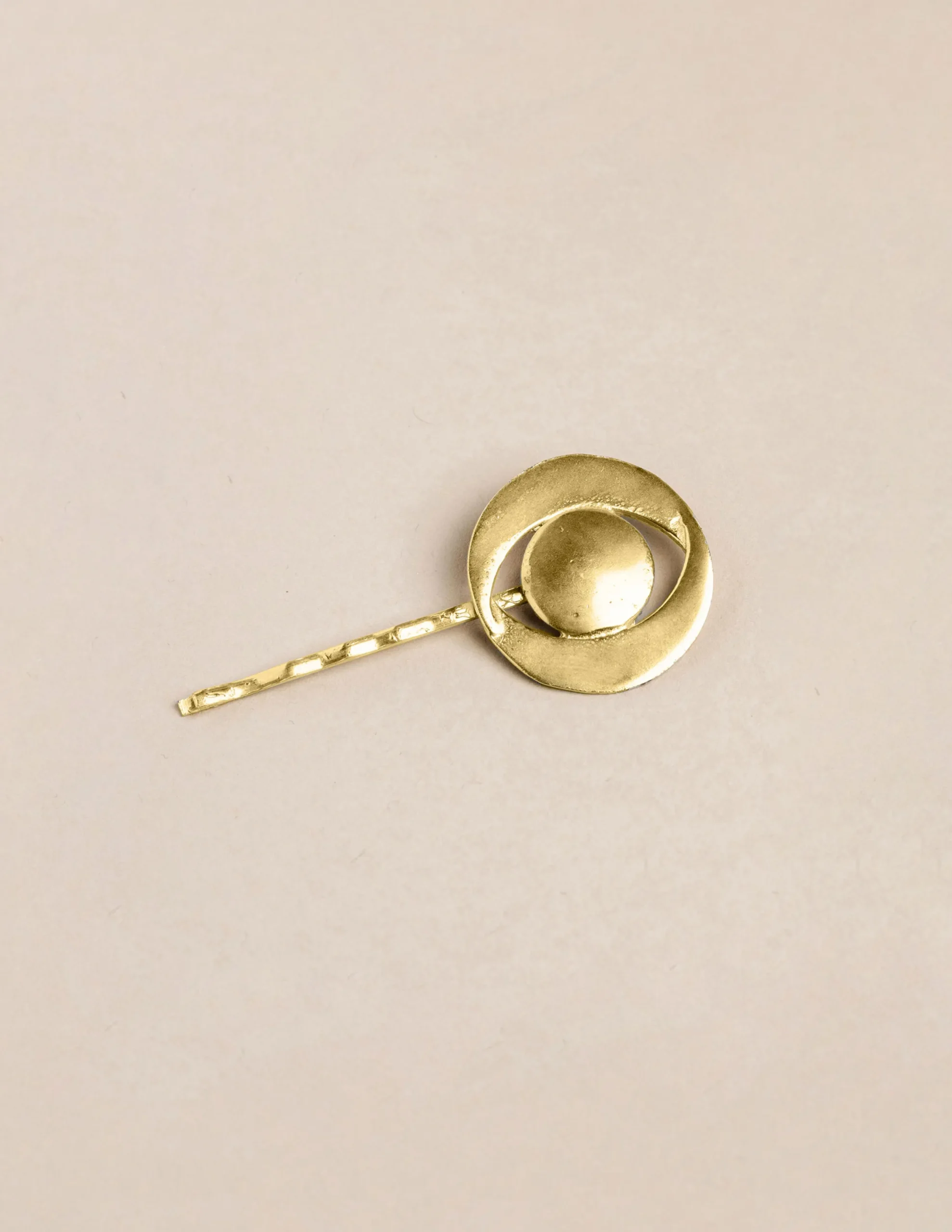 Nicoli Hair accessories<GOLDEN MOON HAIR CLIP Dorados