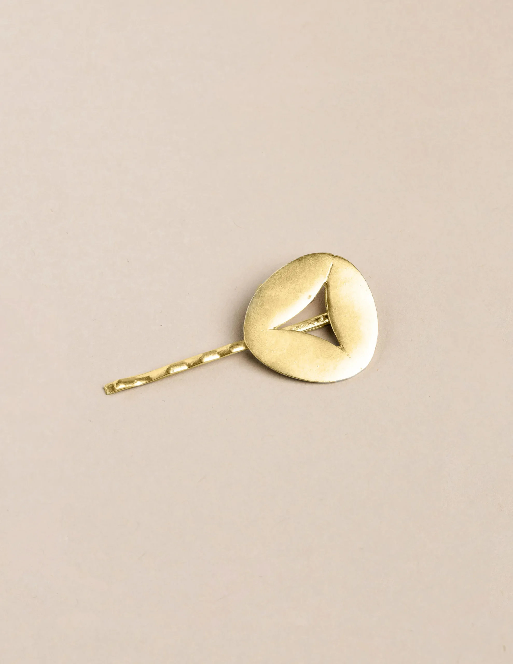 Nicoli Hair accessories<GOLDEN TRIANGLE HAIR CLIP Dorados