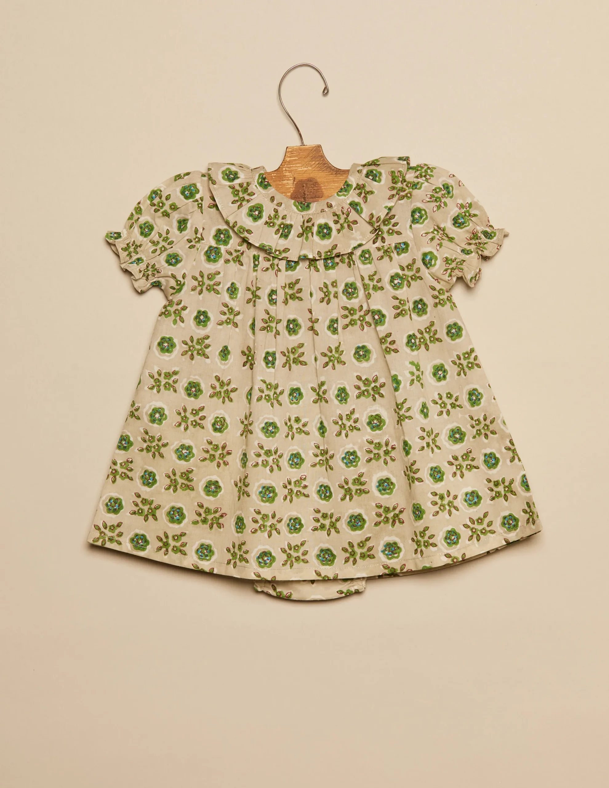 Nicoli Dresses<GREEN FLORAL DRESS Verdes
