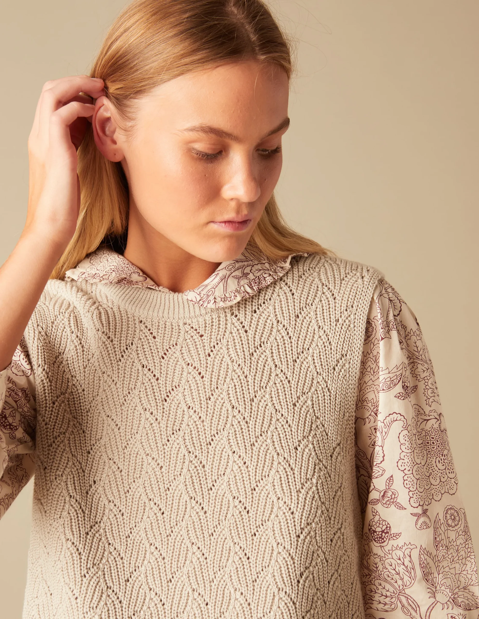 Nicoli Knitwear|Waistcoats<SAND KNIT VEST Arena