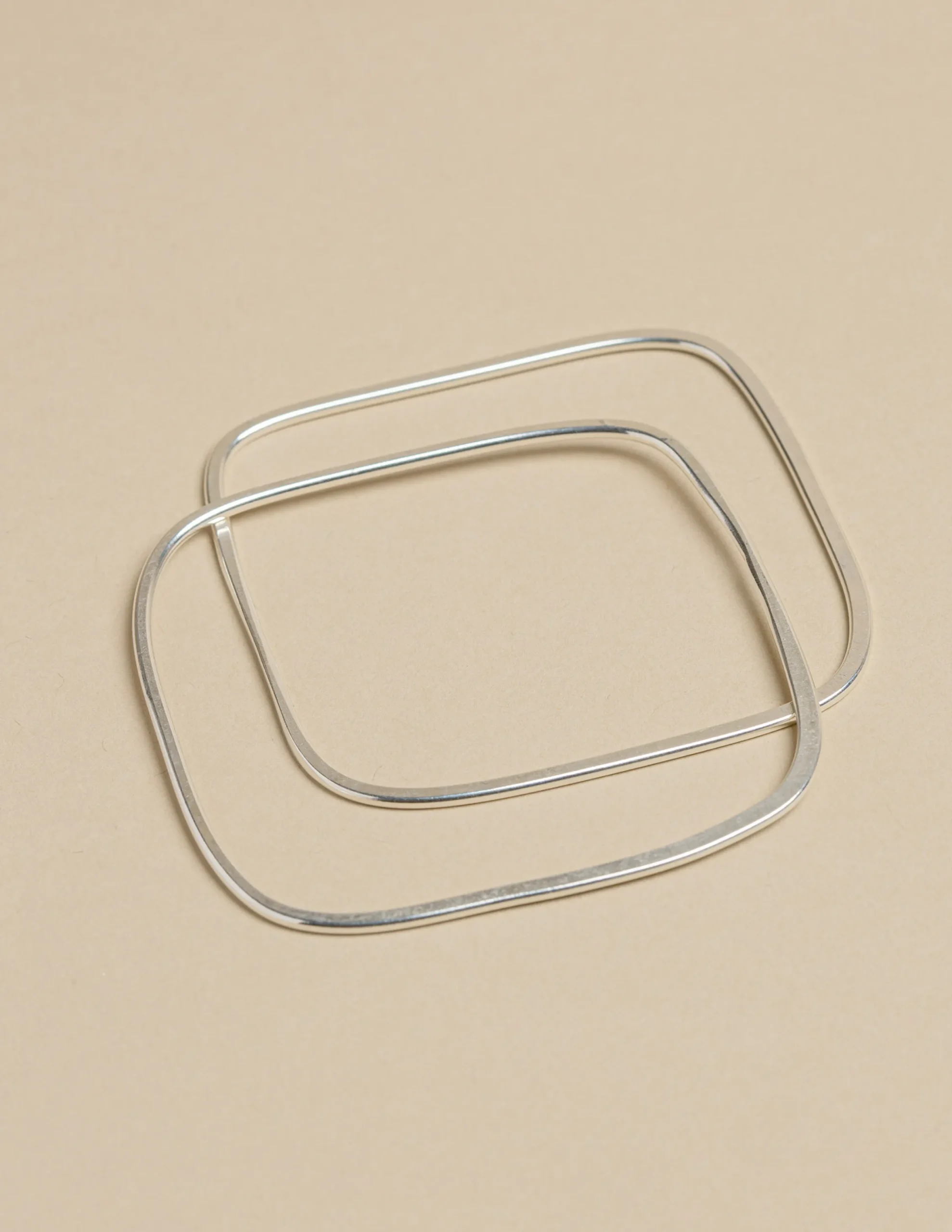 Nicoli Bracelets<SET OF 2 SILVER SQUARE BRACELETS Dorados