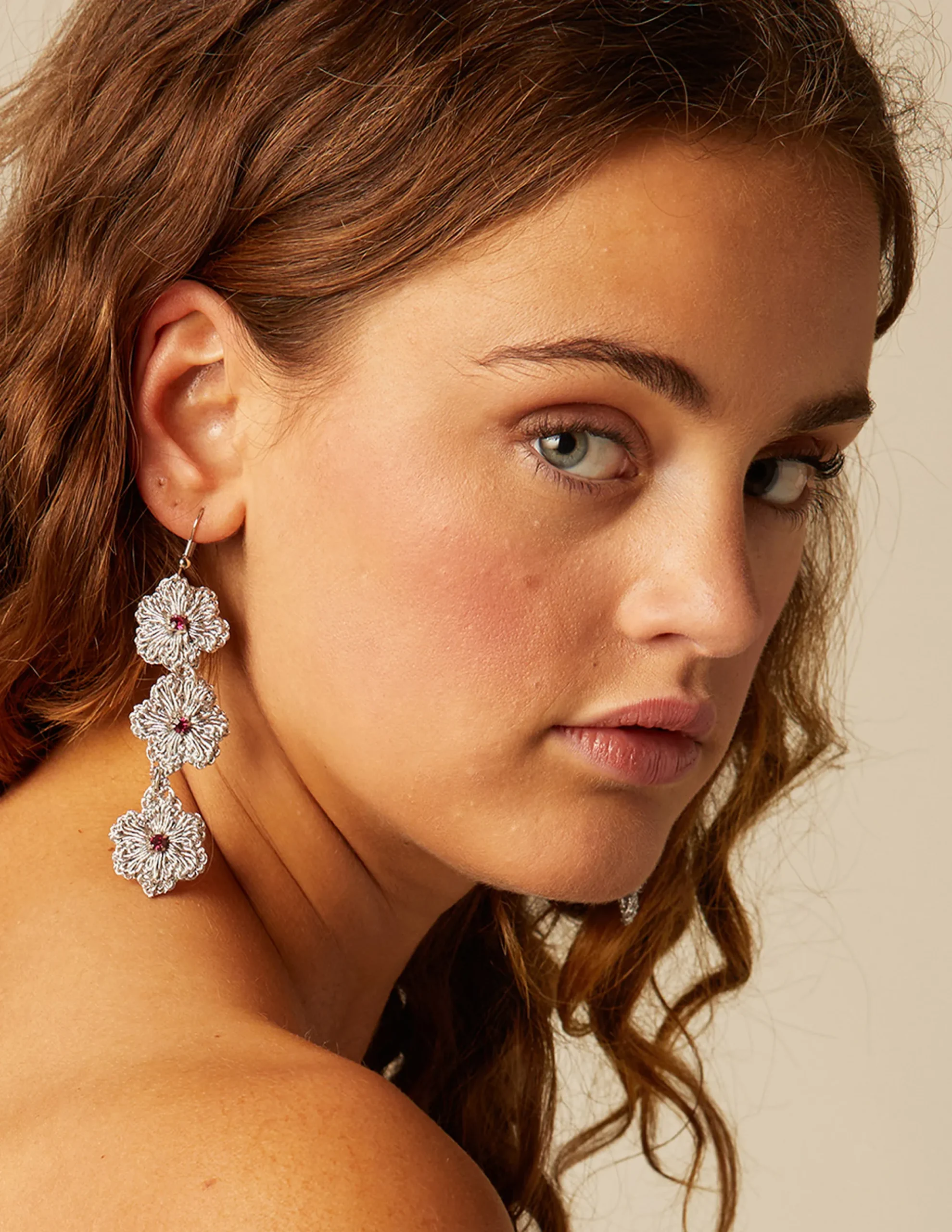 Nicoli Earrings<SILVER CROCHET EARRINGS Metalizados