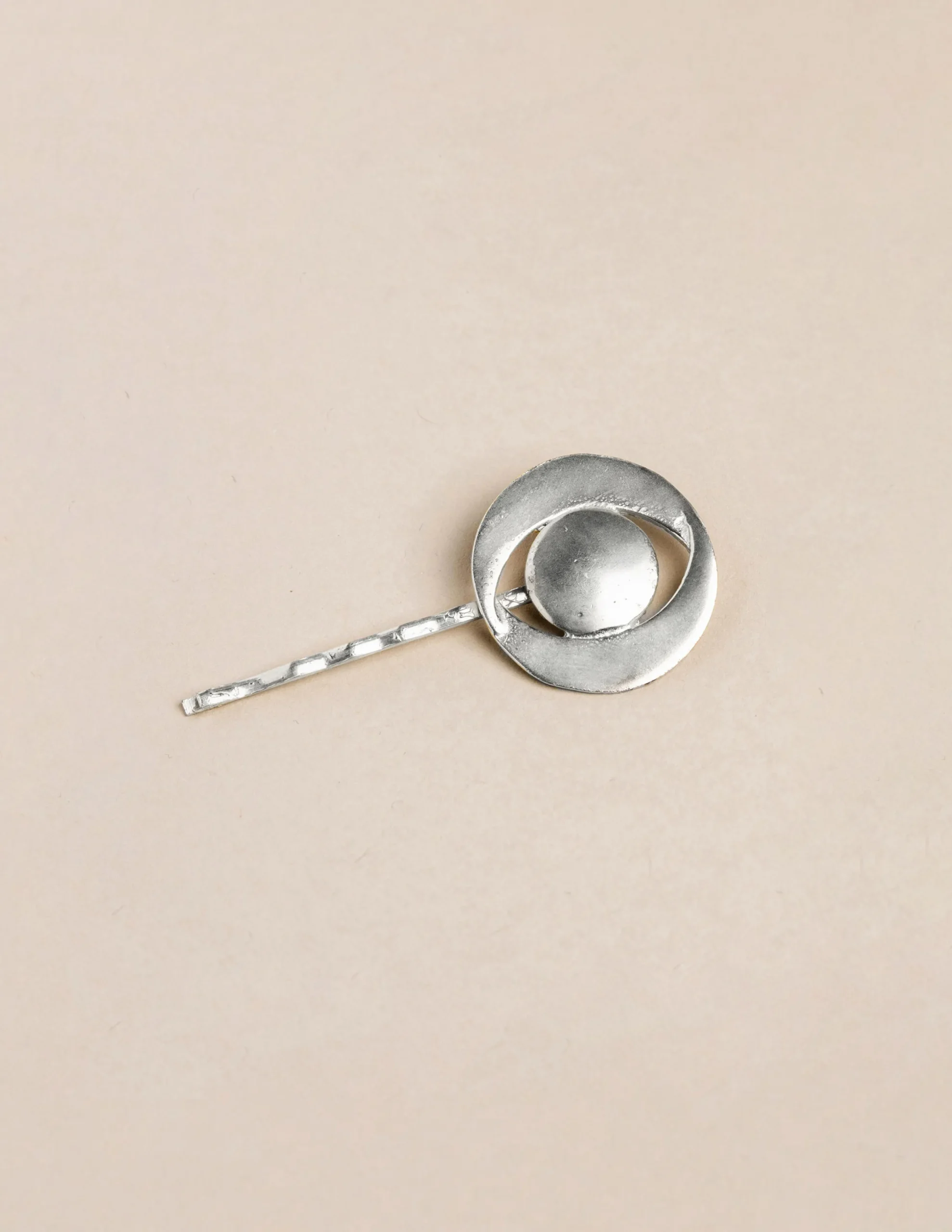 Nicoli Hair accessories<SILVER MOON HAIR CLIP Dorados