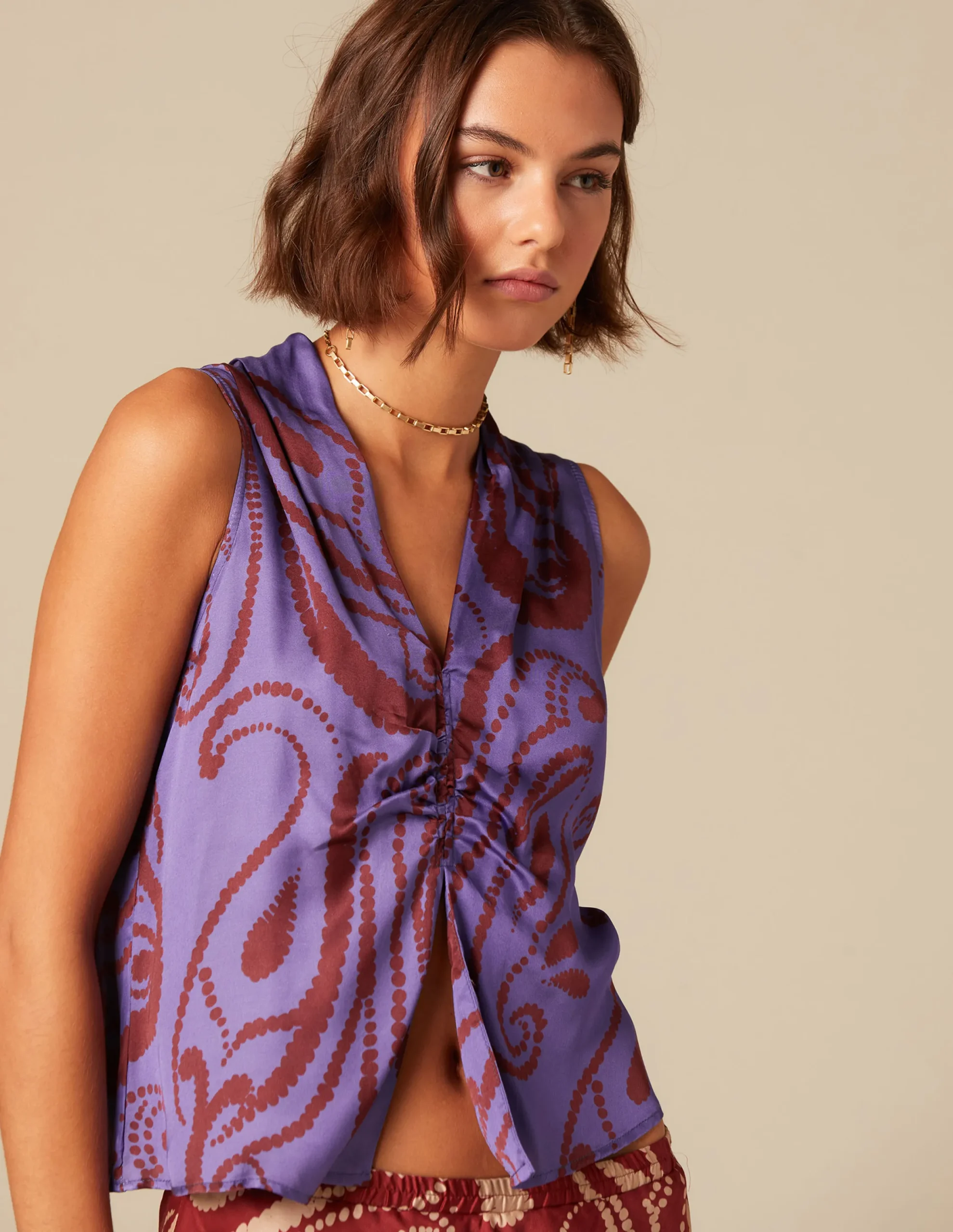 Nicoli Tops<TWO-TONE BERRY TOP Mora
