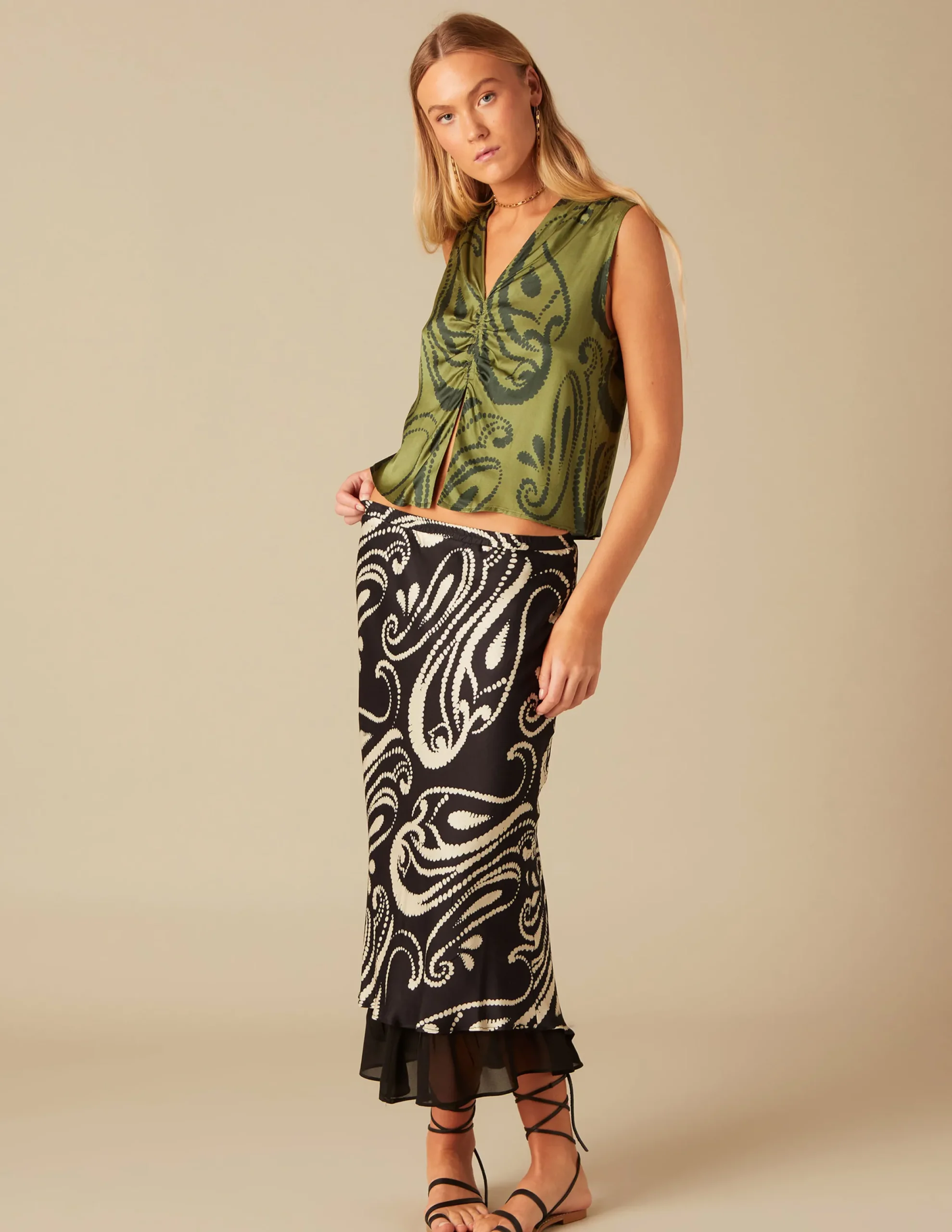 Nicoli Skirts<TWO-TONE BLACK SKIRT Negros