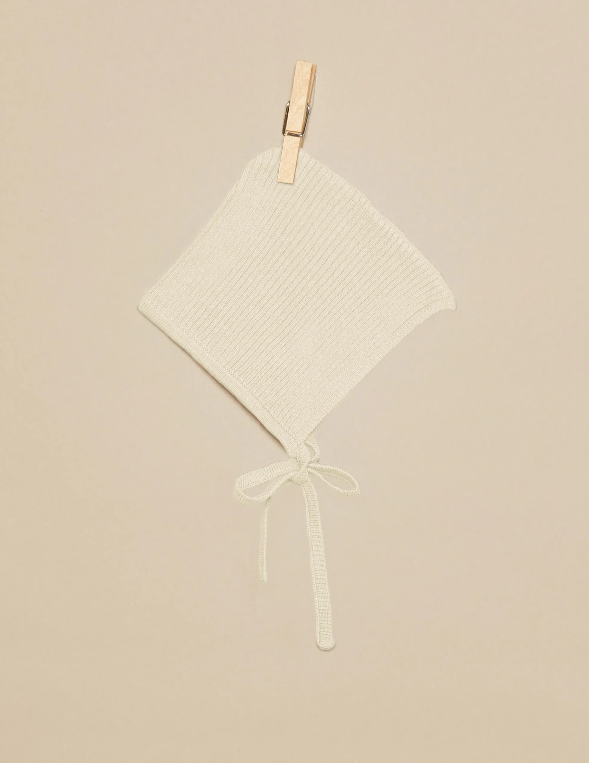 Nicoli Bonnets<WHITE BONNET Rosas