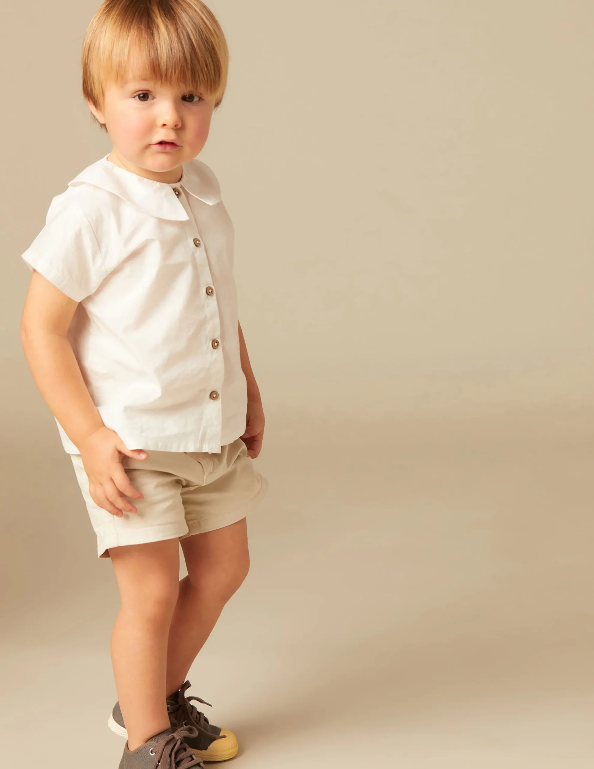 Nicoli Shirts<WHITE POINTED NECK SHIRT Blancos