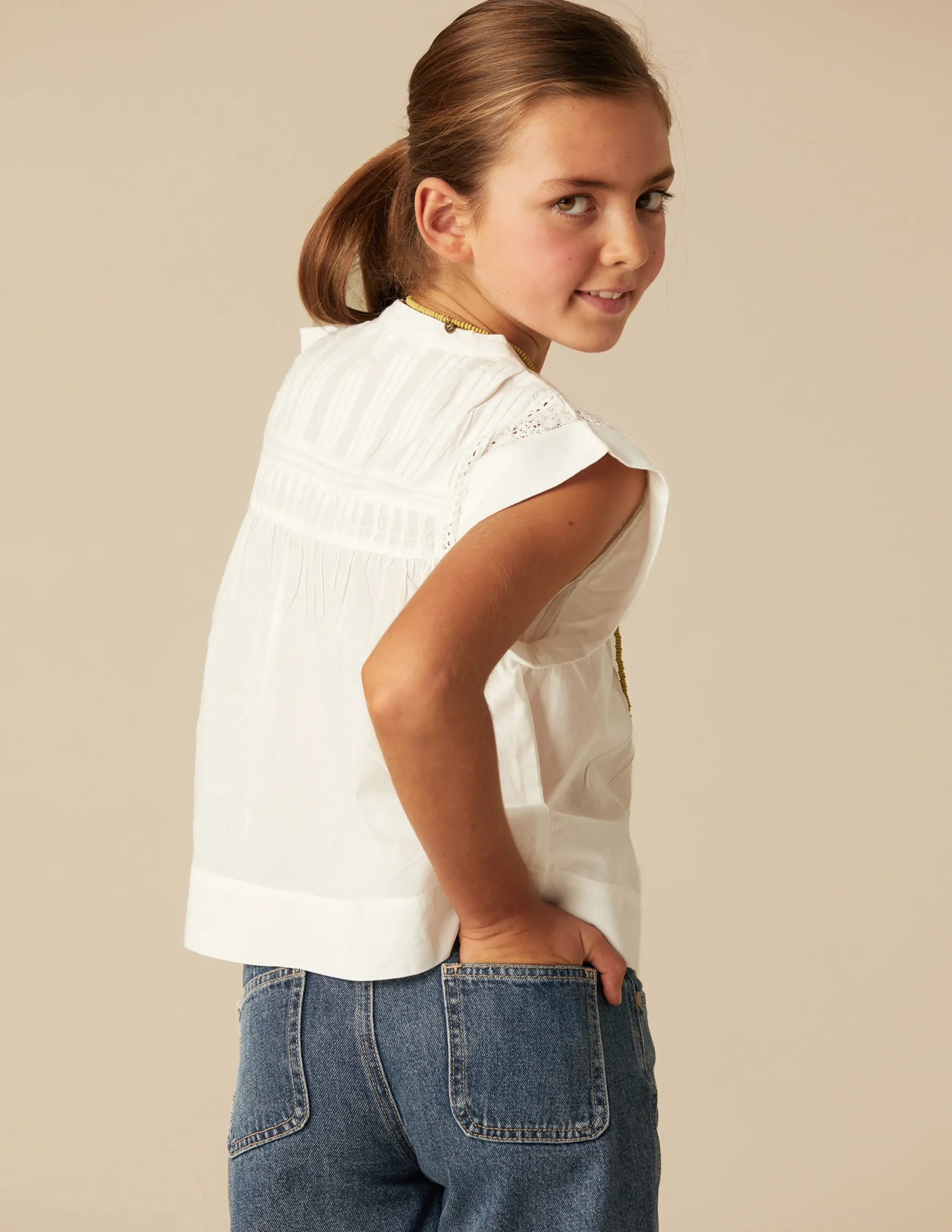 Nicoli Shirts<WHITE SLEEVELESS SHIRT Blancos