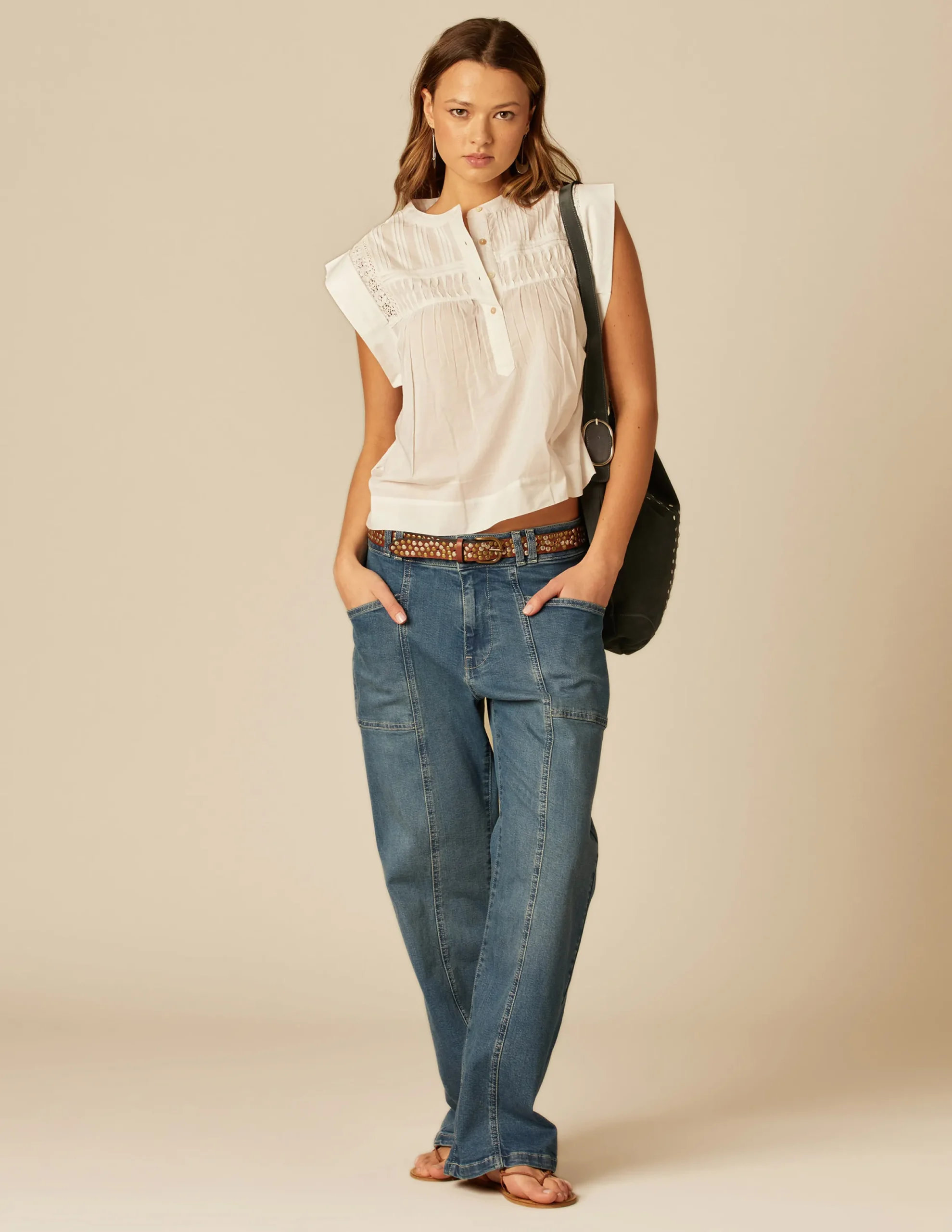 Nicoli Shirts & Blouses<WHITE SLEEVELESS SHIRT Blancos